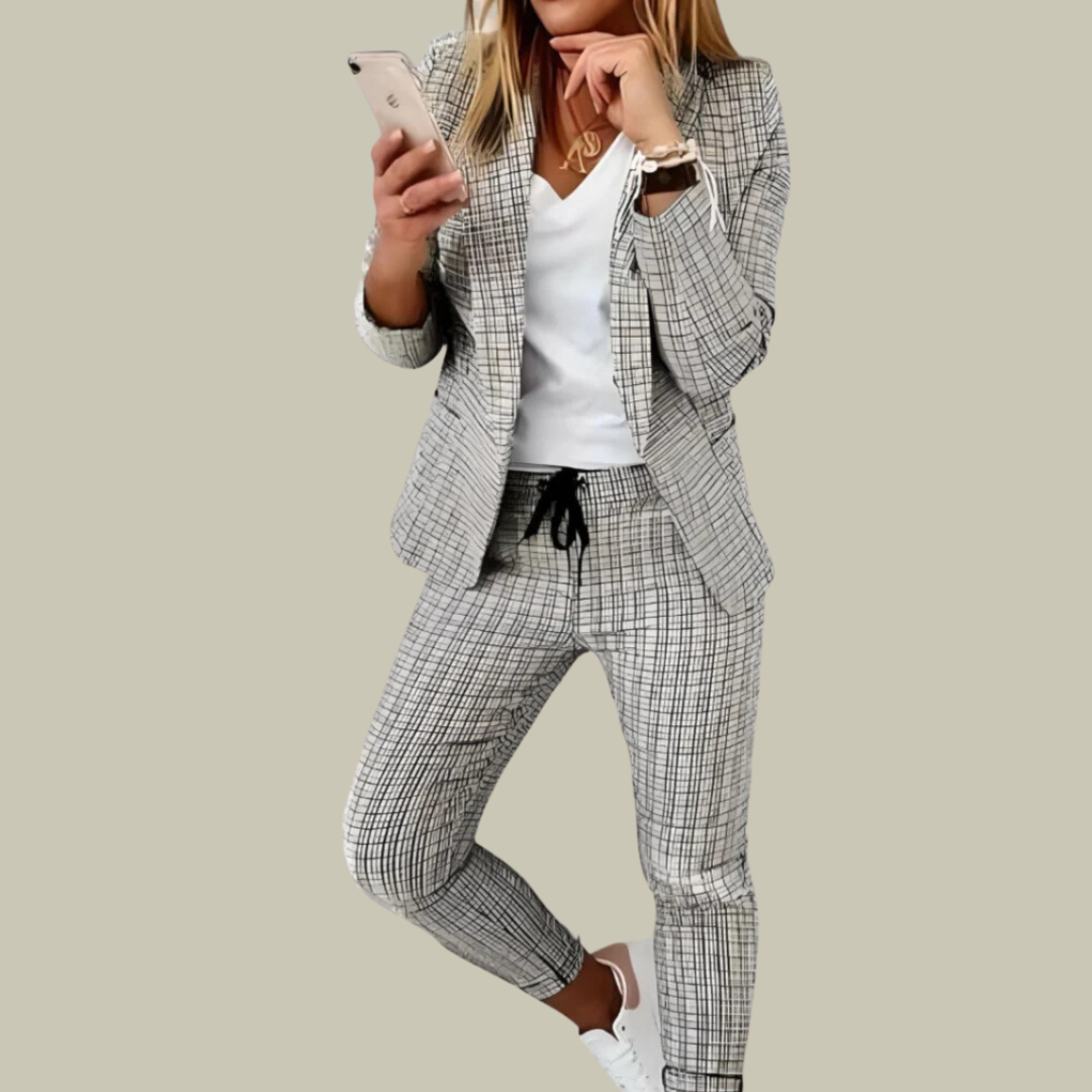 Lux & Classy  • Women's Fitted Blazer and Matching Trouser