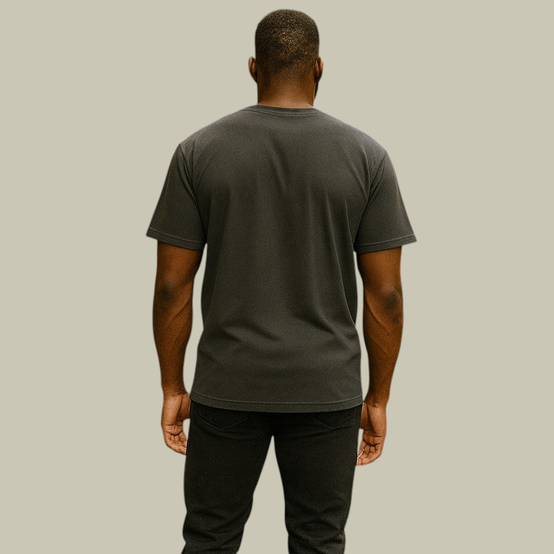 Lux & Classy  • Men's Basic Old Money T-Shirt