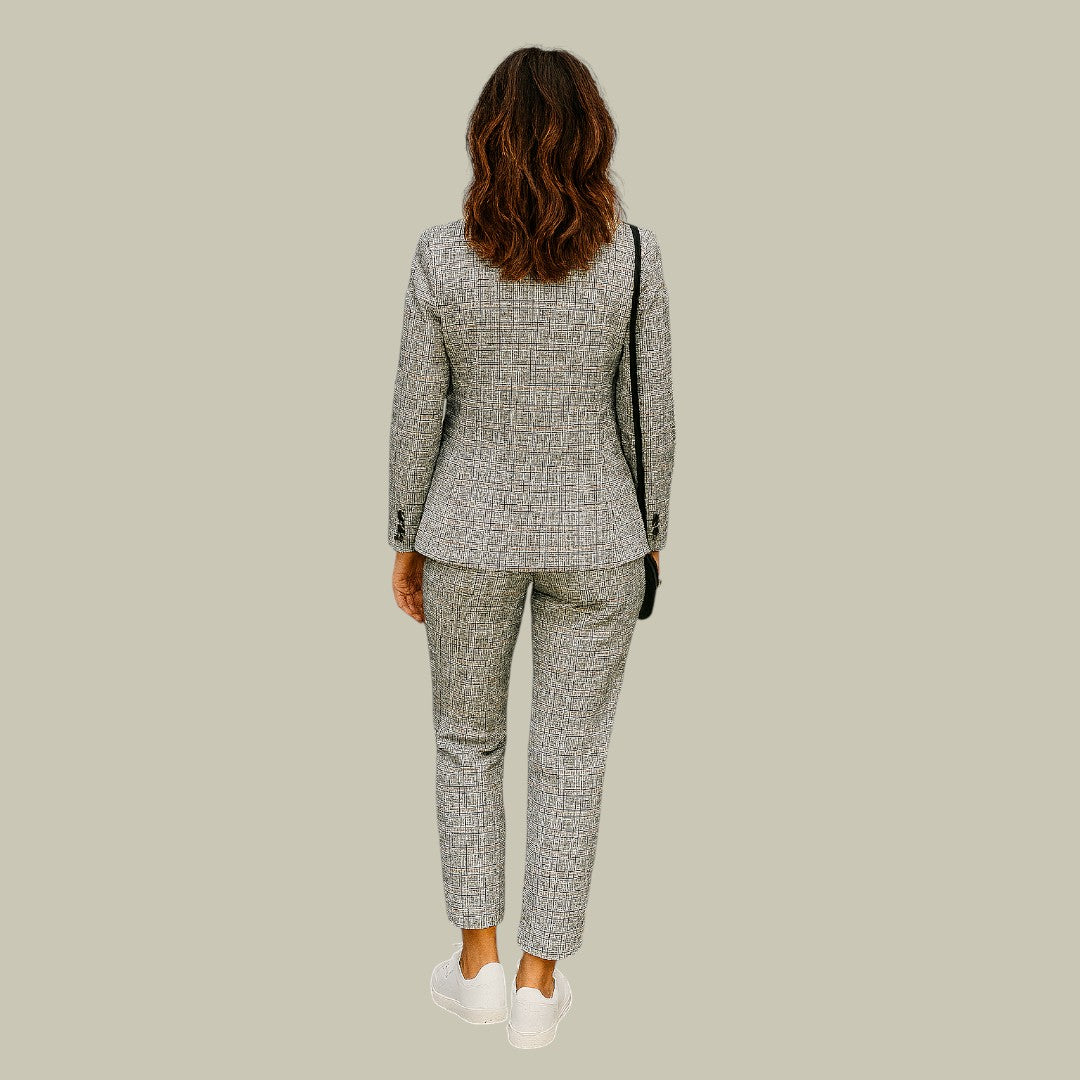 Lux & Classy  • Women's Fitted Blazer and Matching Trouser